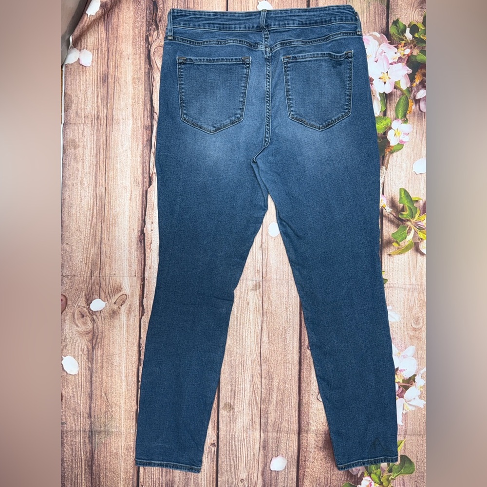 Old Navy Women's Skinny Jeans - Blue - Picture 4 of 5